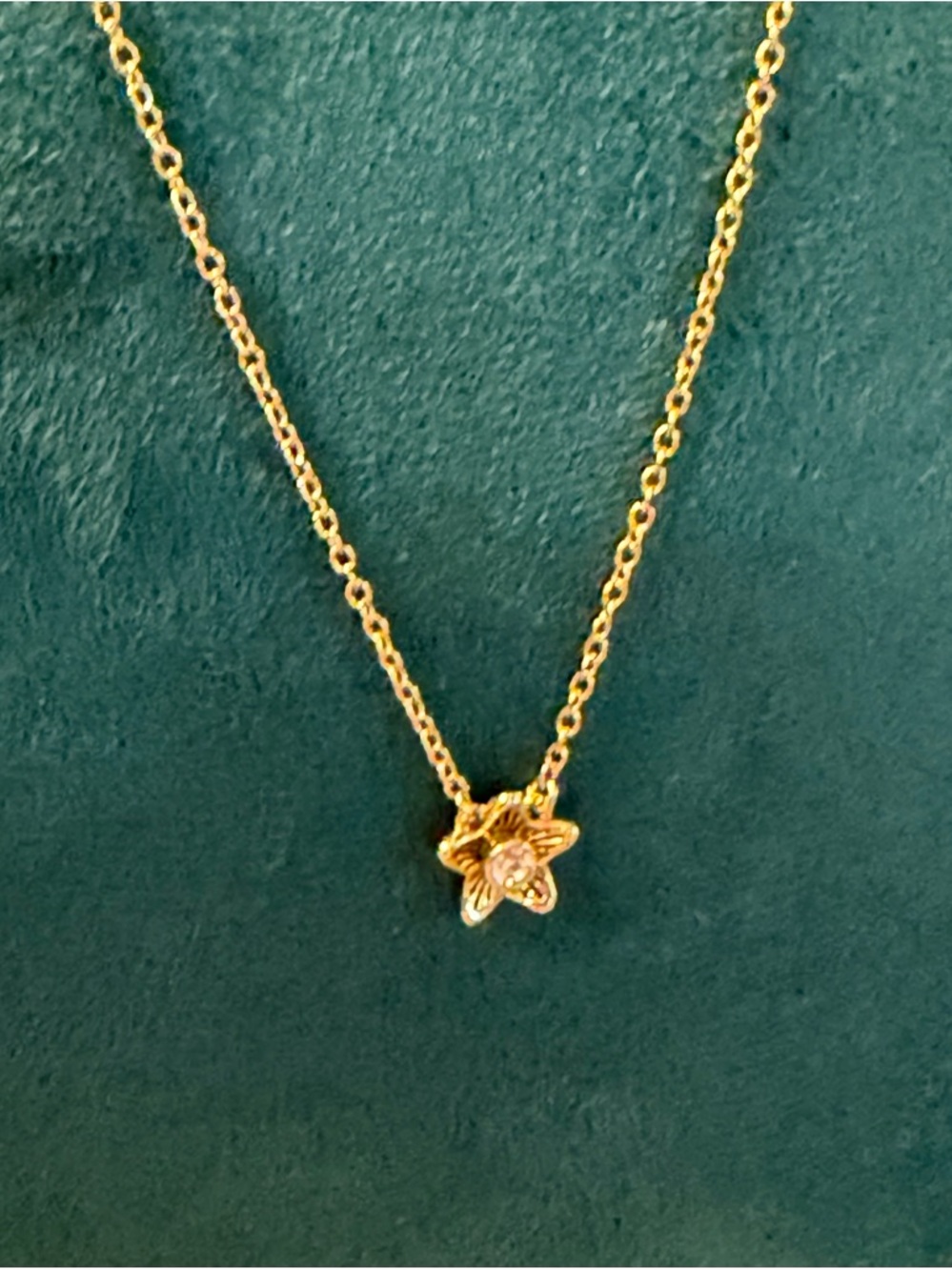 Coach NWOT Gold Flower Pendant Necklace with Clear Stone - Picture 7 of 11